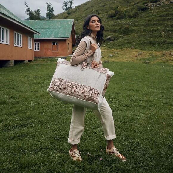 Myra Bag Handmade Smokey Weekender Bag Upcycled Canvas & Cowhide Leather - Picture 8 of 16